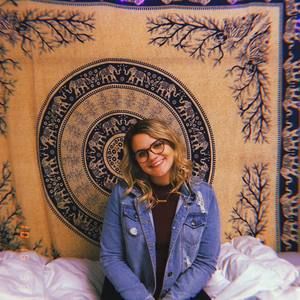 Meet your Posher, Lyndsey